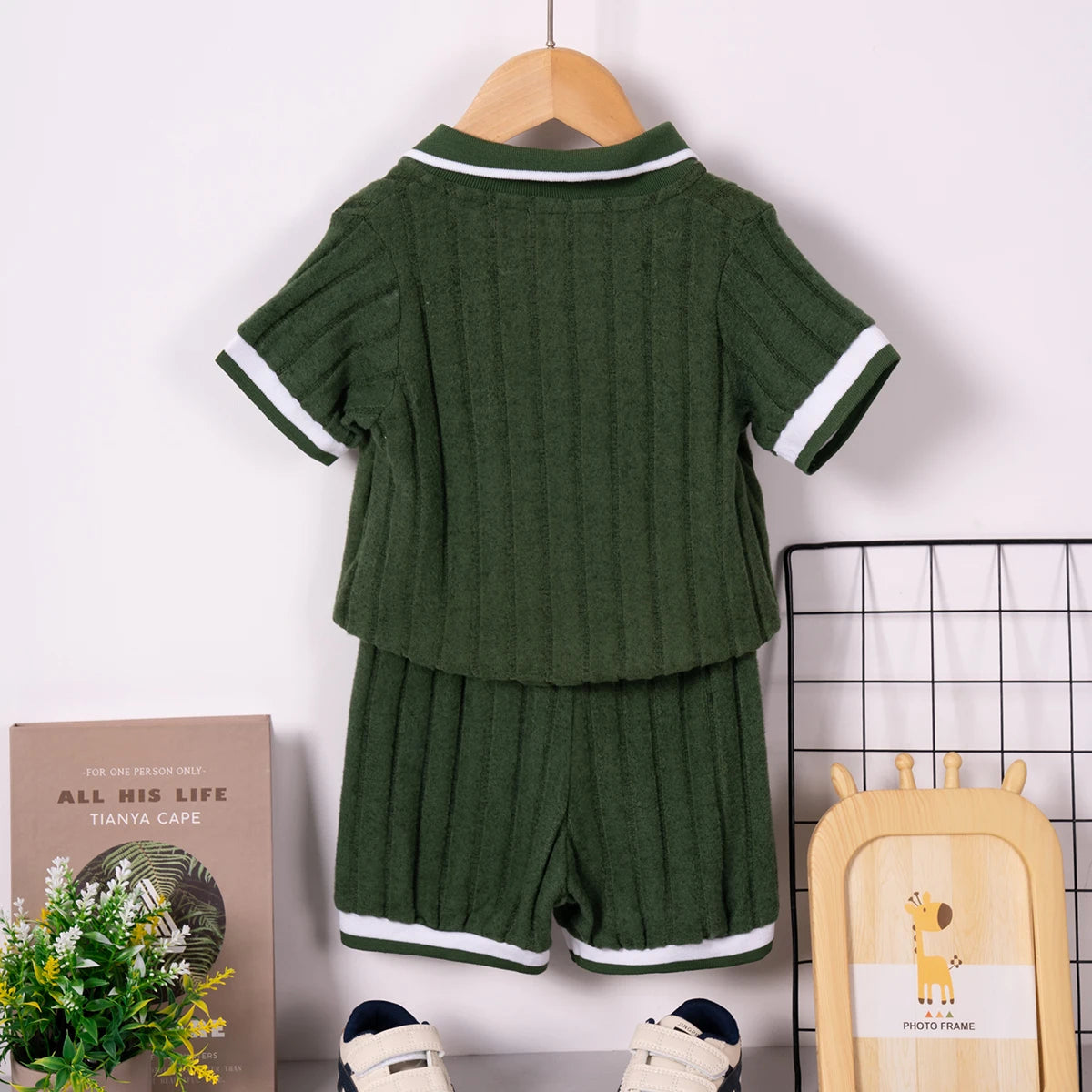 Boys' summer short-sleeved shorts set with British style collar and ribbed set for daily wear or going out