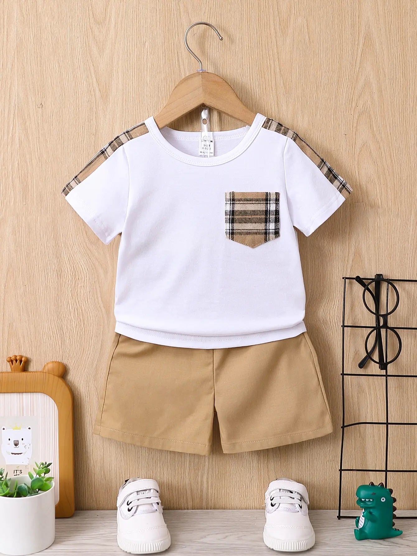 Summer's New Stylish Short-Sleeved Shirt And Casual Shorts For Boys A Fashionable Casual And Comfortable Sportswear Set